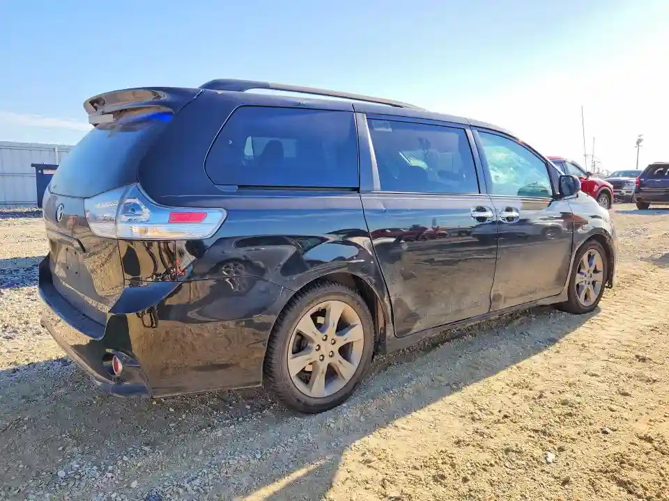 5TDXK3DC5DS383970 2013 TOYOTA SIENNA-2