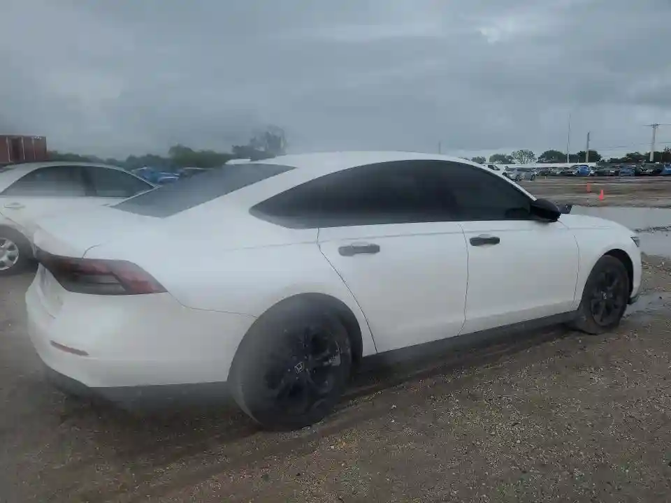 1HGCY1F42SA050967 2025 HONDA ACCORD-2