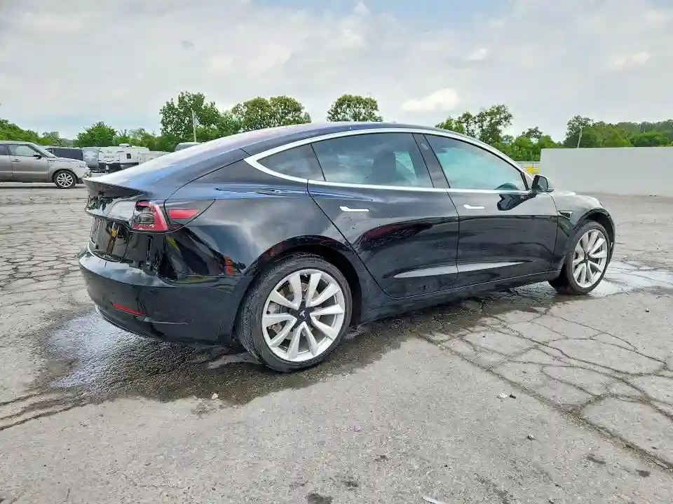 5YJ3E1EA7JF005835 2018 TESLA MODEL 3-2