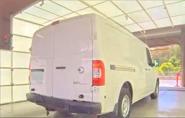 1N6BF0KM1GN811999 2016 NISSAN NV-3