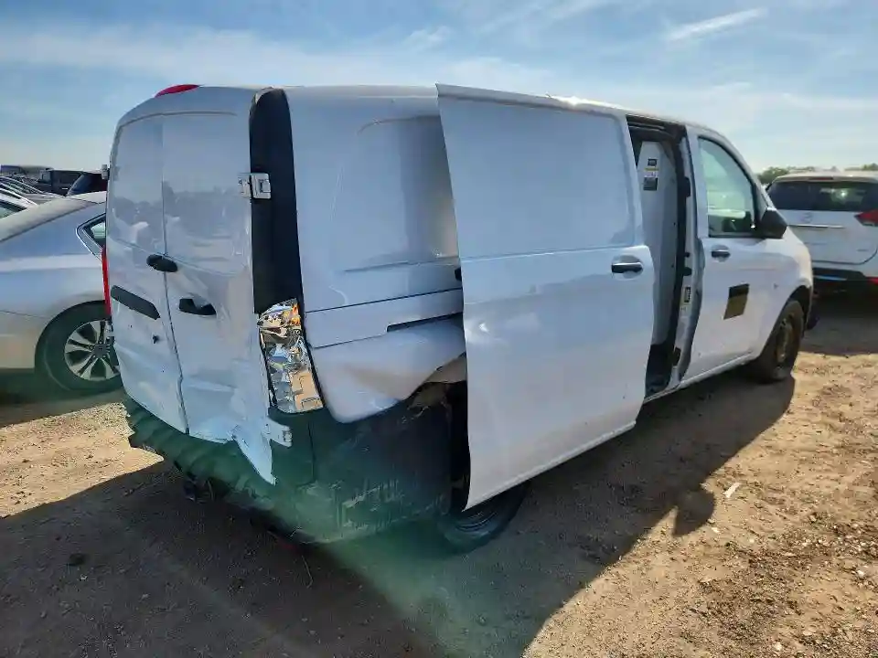 W1YV0BEY5P4286555 2023 MERCEDES-BENZ METRIS-2