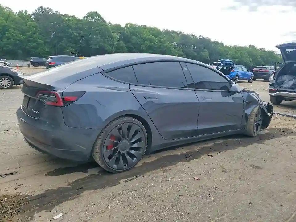 5YJ3E1EC4PF634415 2023 TESLA MODEL 3-2