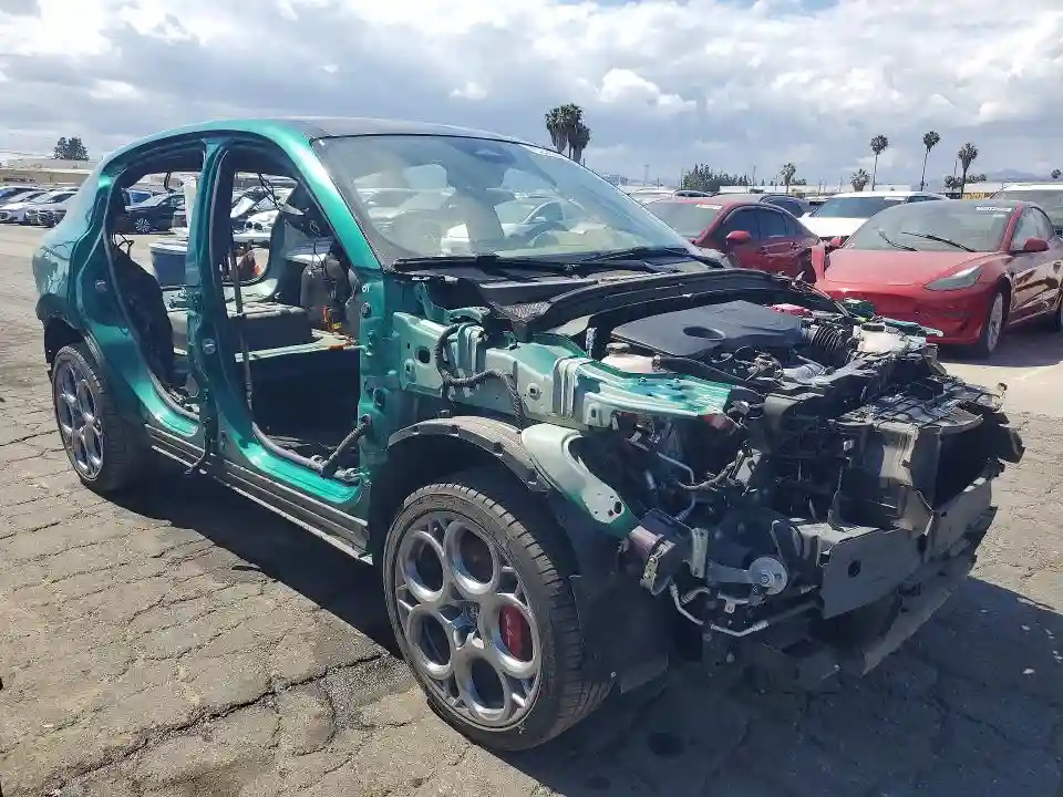 ZASPATDW5R3048735 2024 ALFA ROMEO TONALE VEL-3