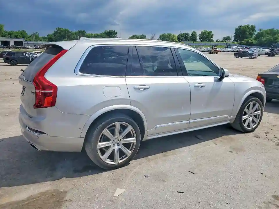 YV4A22PL6K1477567 2019 VOLVO XC90-2