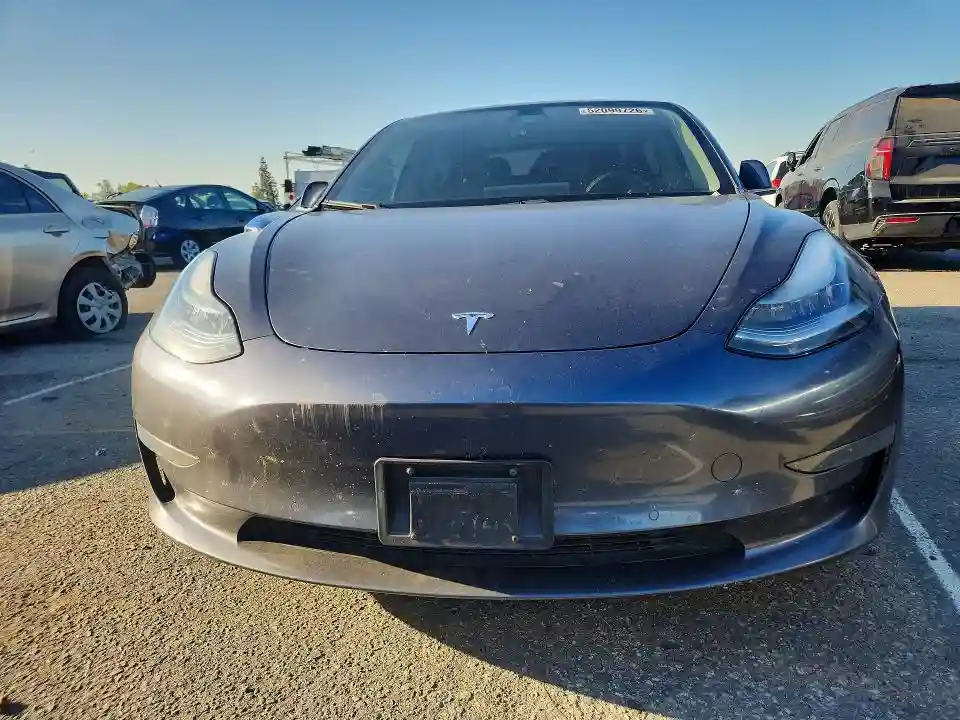 5YJ3E1EA5KF426891 2019 TESLA MODEL 3-4