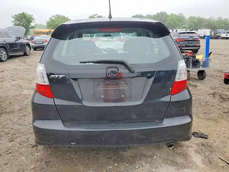 JHMGE8H56BS006681 2011 HONDA FIT-5