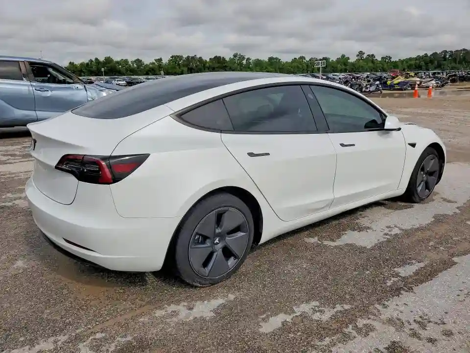 5YJ3E1EA5PF648094 2023 TESLA MODEL 3-2