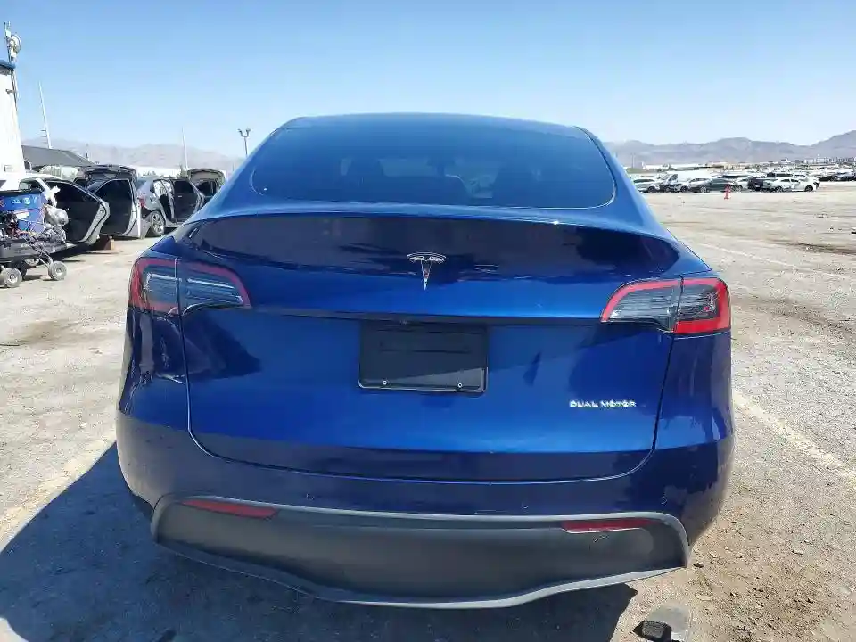 7SAYGDEE4NF458307 2022 TESLA MODEL Y-5