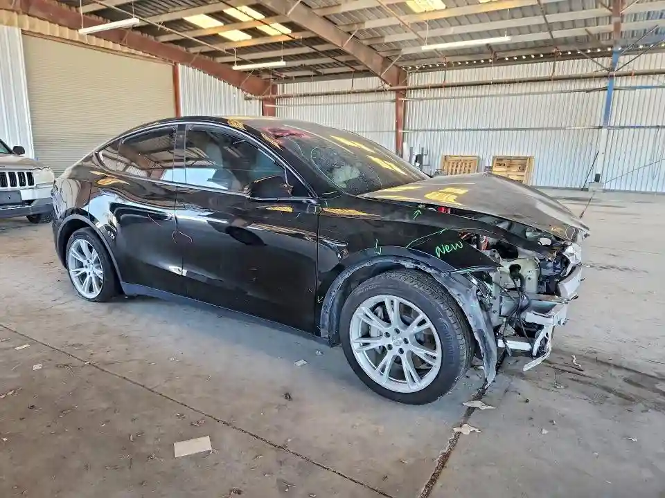 7SAYGAEE4NF428318 2022 TESLA MODEL Y-3