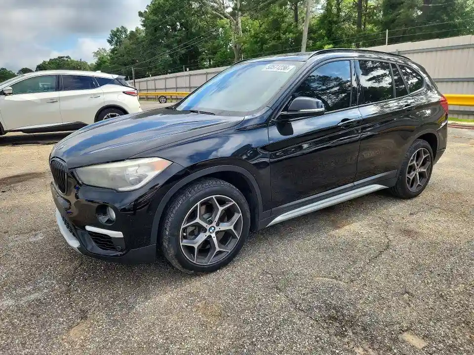 WBXHU7C33H5H38014 2017 BMW X1-0