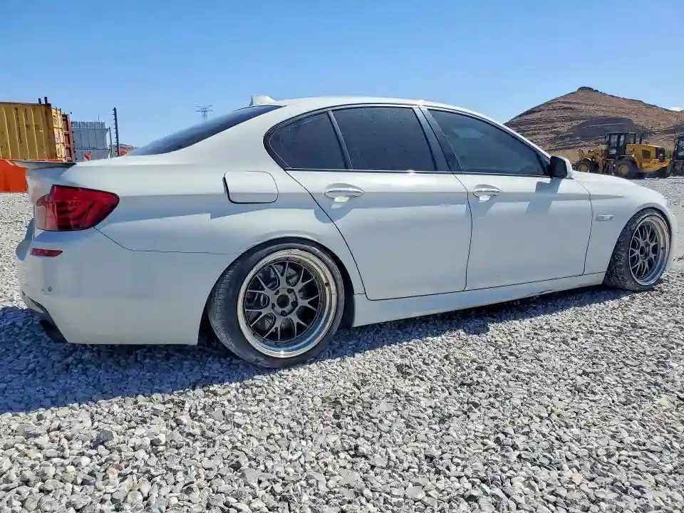 WBAFR9C57BC757679 2011 BMW 5 SERIES-2