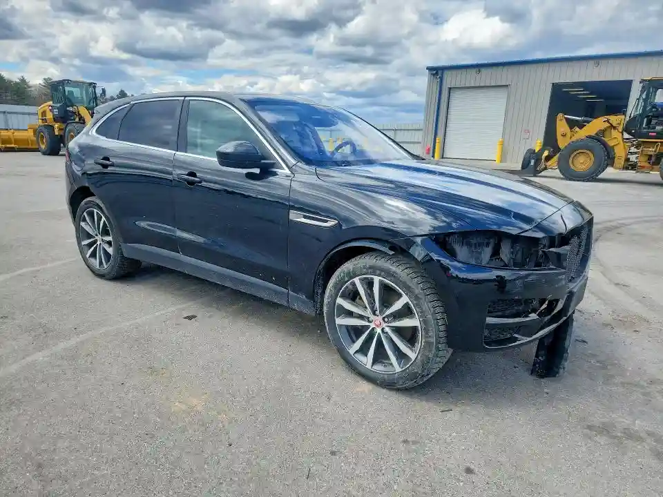 SADCK2BV8HA090942 2017 JAGUAR F-PACE-3