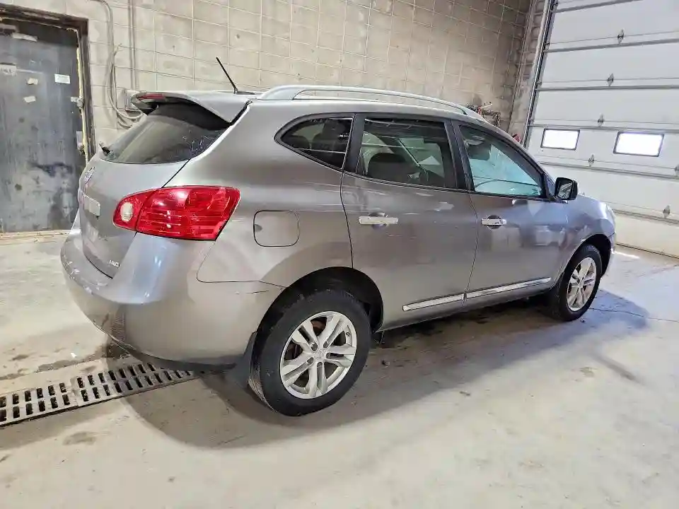JN8AS5MV8FW262280 2015 NISSAN ROGUE-2