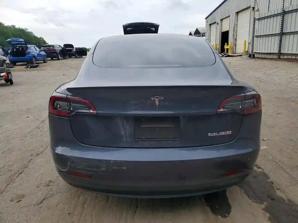 5YJ3E1EC4PF634415 2023 TESLA MODEL 3-5