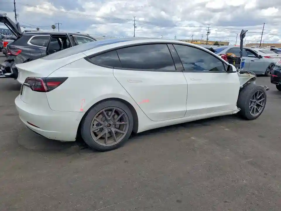 5YJ3E1EA0MF073222 2021 TESLA MODEL 3-2