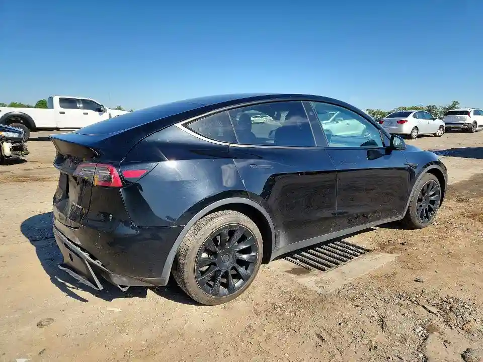 7SAYGAEE6PF924868 2023 TESLA MODEL Y-2