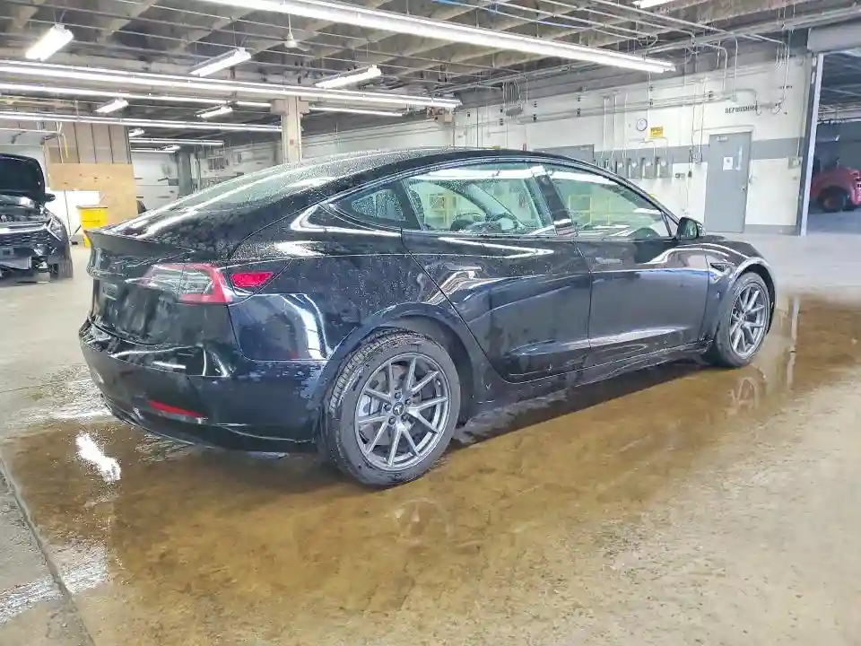 5YJ3E1EA4NF286191 2022 TESLA MODEL 3-2