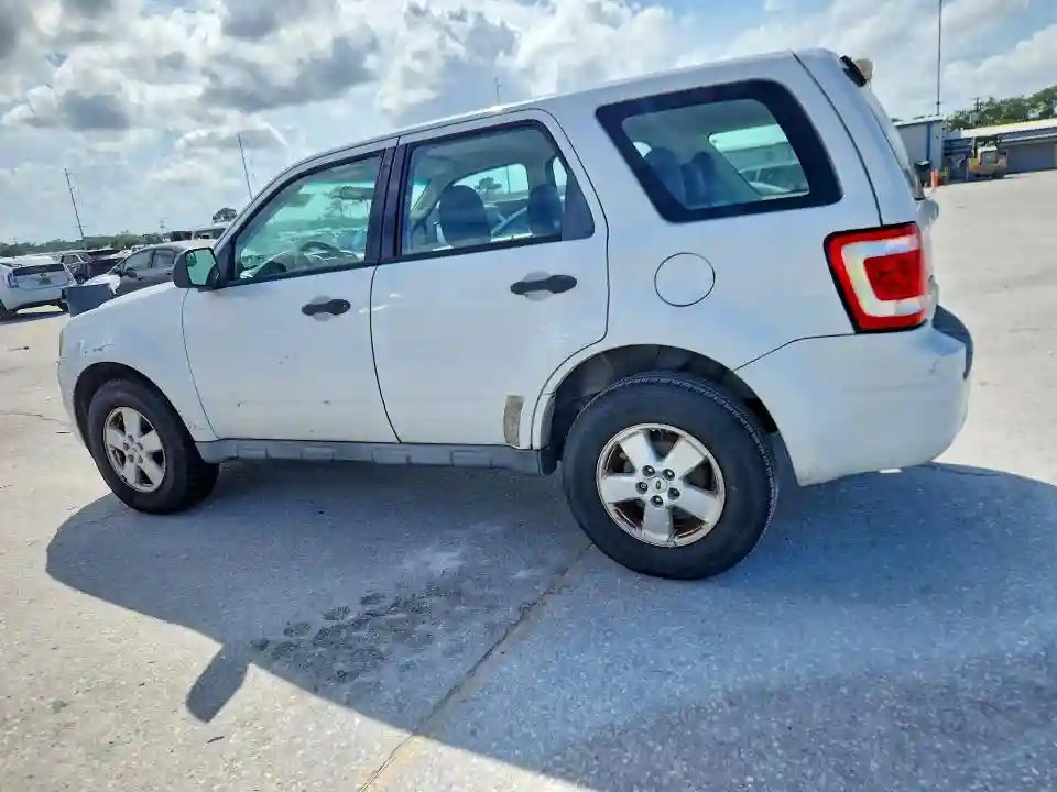 1FMCU0C70AKC97475 2010 FORD ESCAPE-1