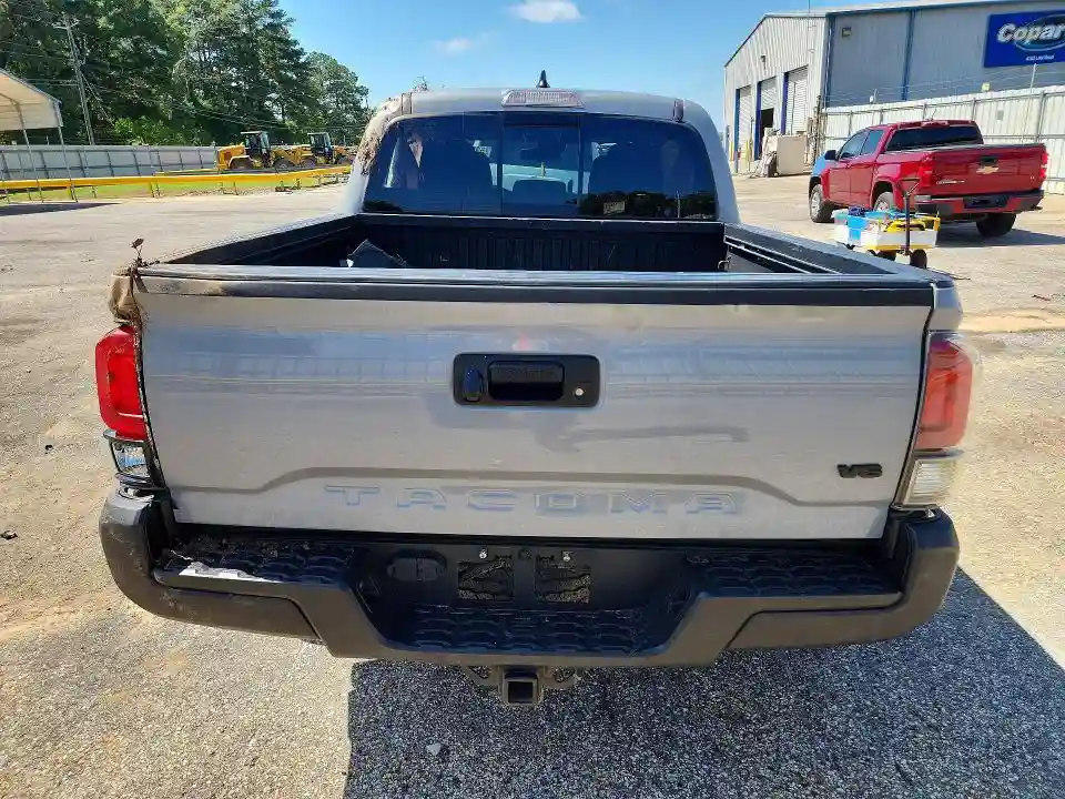 3TMCZ5AN3JM152606 2018 TOYOTA TACOMA TRD-5