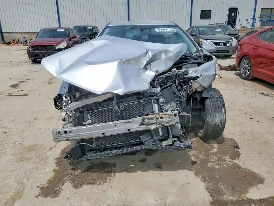 JTNKARJE2JJ574076 2018 TOYOTA COROLLA-4