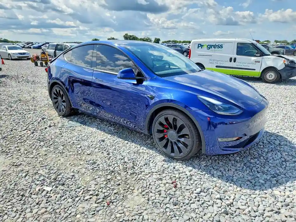 7SAYGDEF3NF372818 2022 TESLA MODEL Y-3