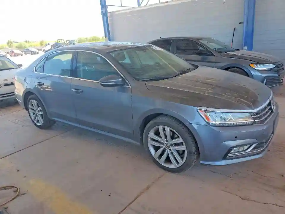 1VWBA7A32JC023445 2018 VOLKSWAGEN PASSAT-3