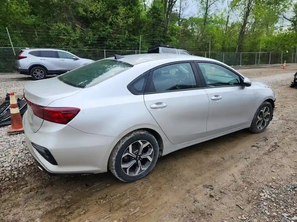 3KPF24AD5KE064767 2019 KIA FORTE-2