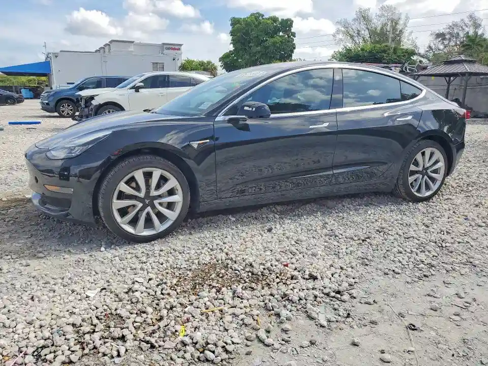 5YJ3E1EA9JF005884 2018 TESLA MODEL 3-0