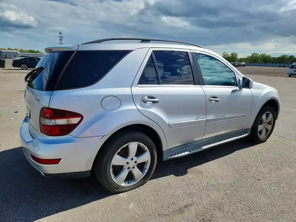 4JGBB8GBXBA723968 2011 MERCEDES-BENZ M-CLASS-2