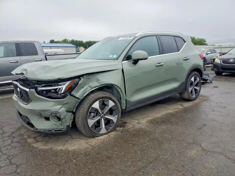 YV4L12UJ1S2570263 2025 VOLVO XC40-0