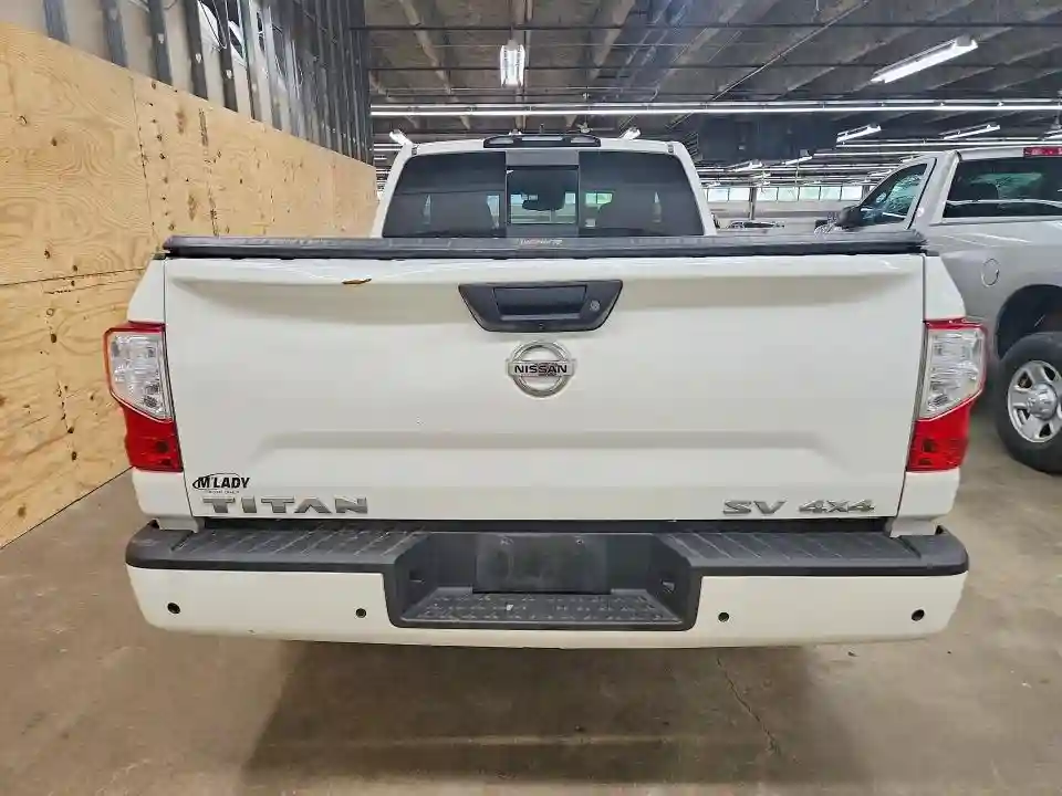 1N6AA1CD1NN107653 2022 NISSAN TITAN-5