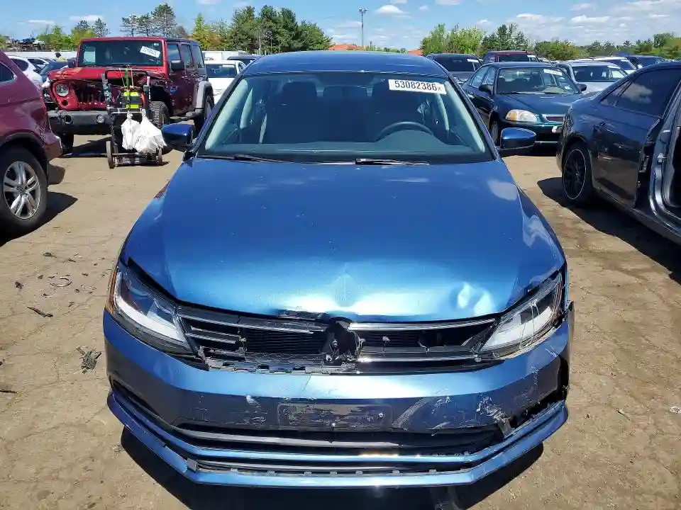 3VW167AJ2HM386722 2017 VOLKSWAGEN JETTA-4