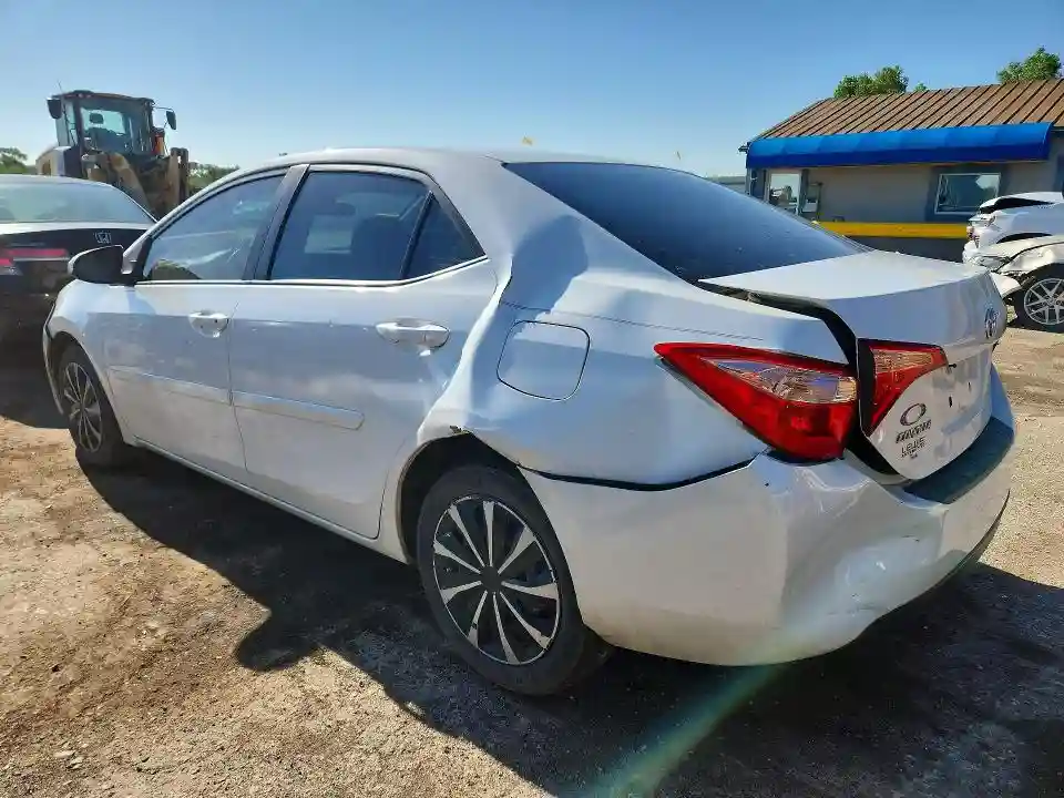 5YFBURHE6JP801184 2018 TOYOTA COROLLA-1