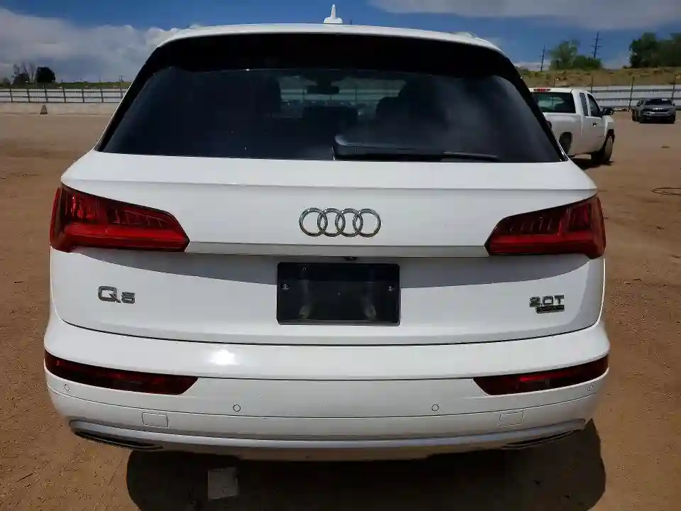 WA1BNAFY5J2141630 2018 AUDI Q5-5