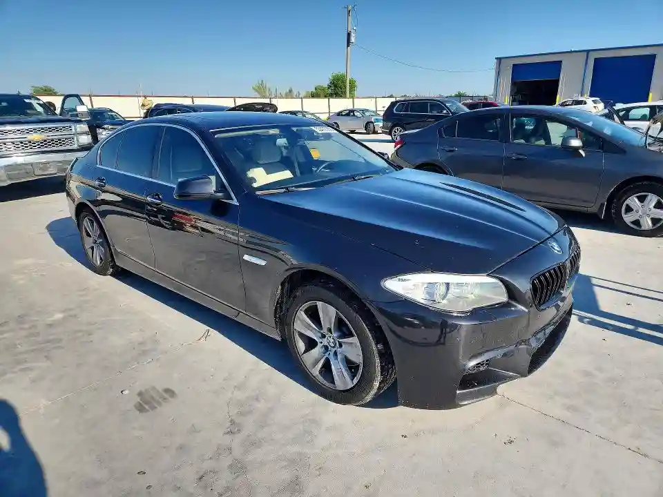 WBAXH5C50DDW15574 2013 BMW 5 SERIES-3