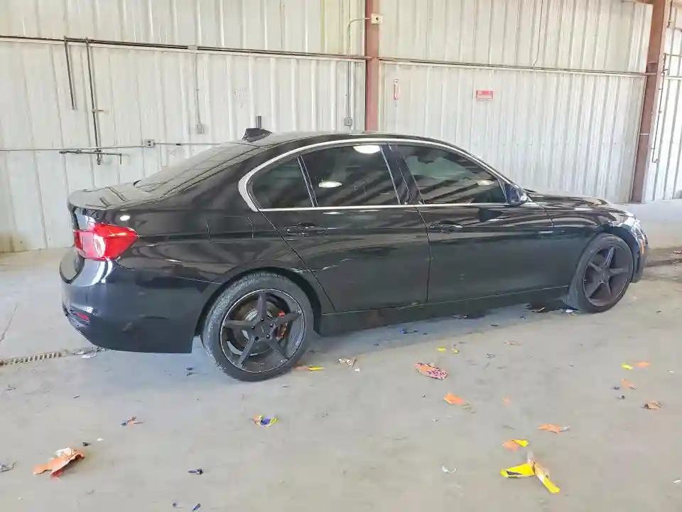 WBA8B9G51JNU95877 2018 BMW 3 SERIES-2
