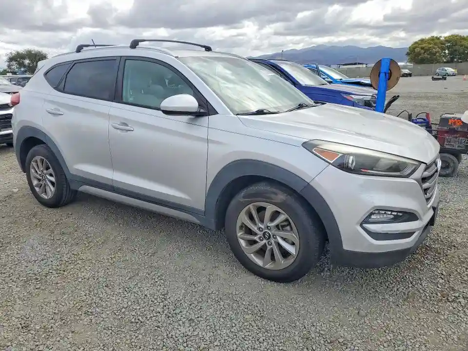 KM8J33A44HU273246 2017 HYUNDAI TUCSON-3