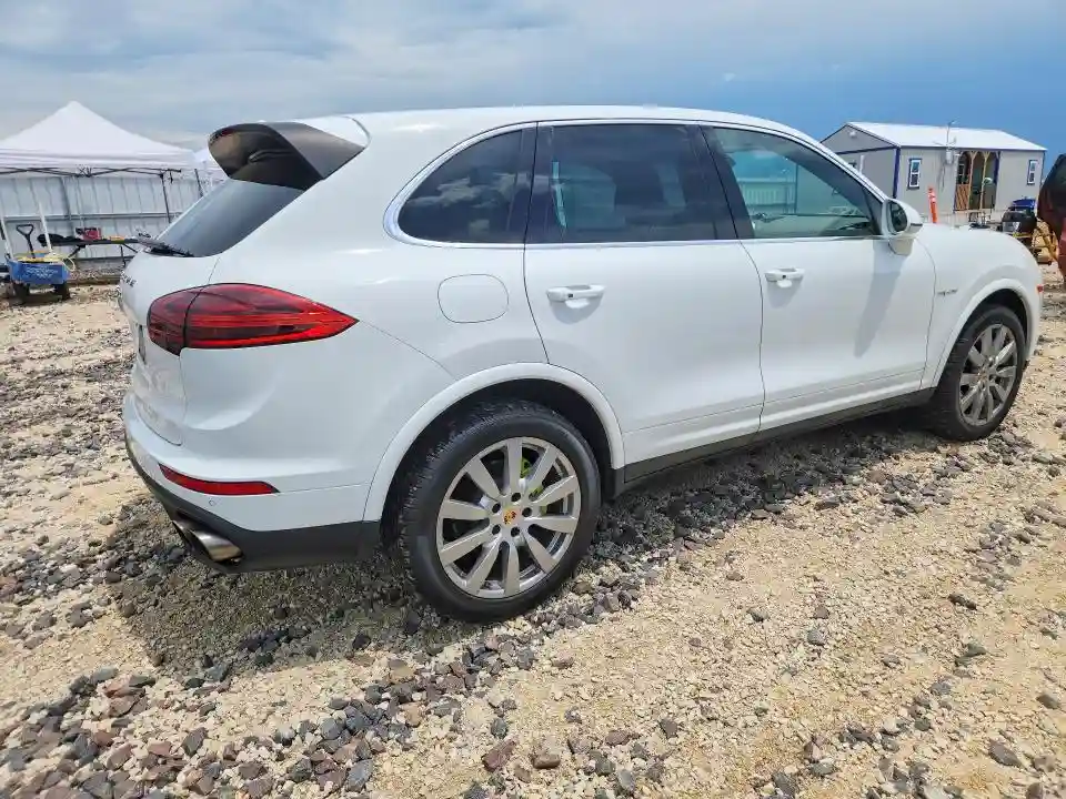 WP1AE2A21GLA62953 2016 PORSCHE CAYENNE-2