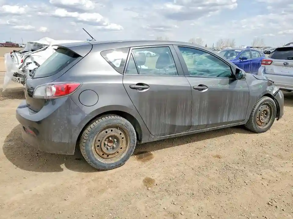 JM1BL1KF1D1757013 2013 MAZDA 3-2