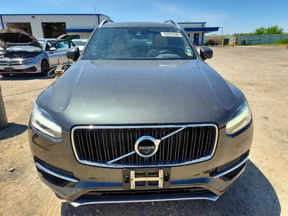 YV4A22PK4J1203810 2018 VOLVO XC90-4