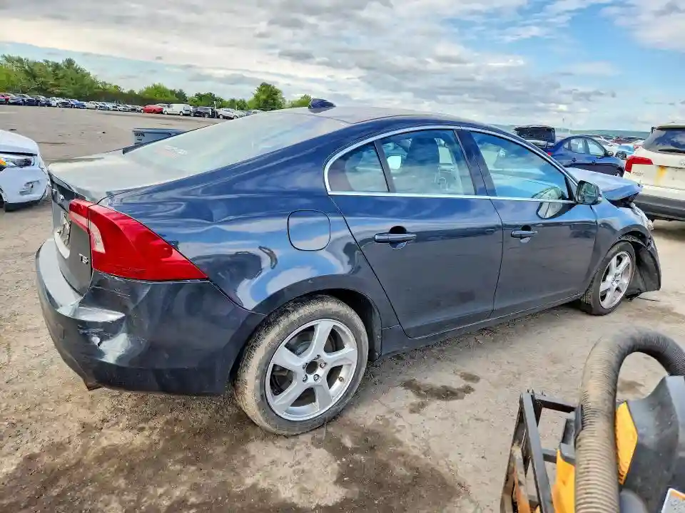 YV1622FS6C2028509 2012 VOLVO S60-2