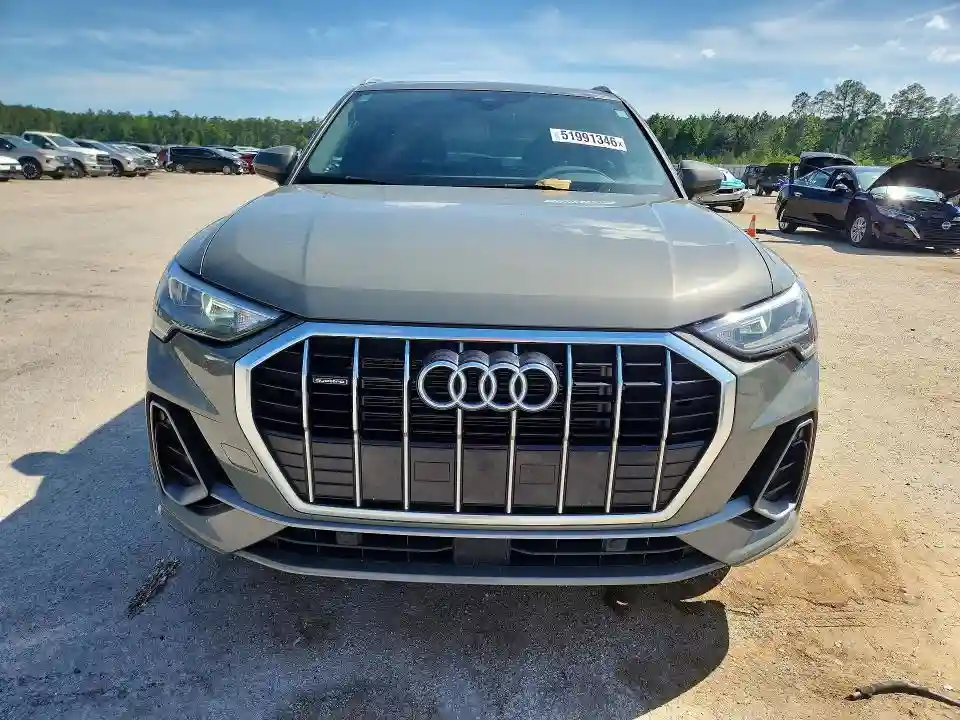 WA1DECF33N1114060 2022 AUDI Q3-4