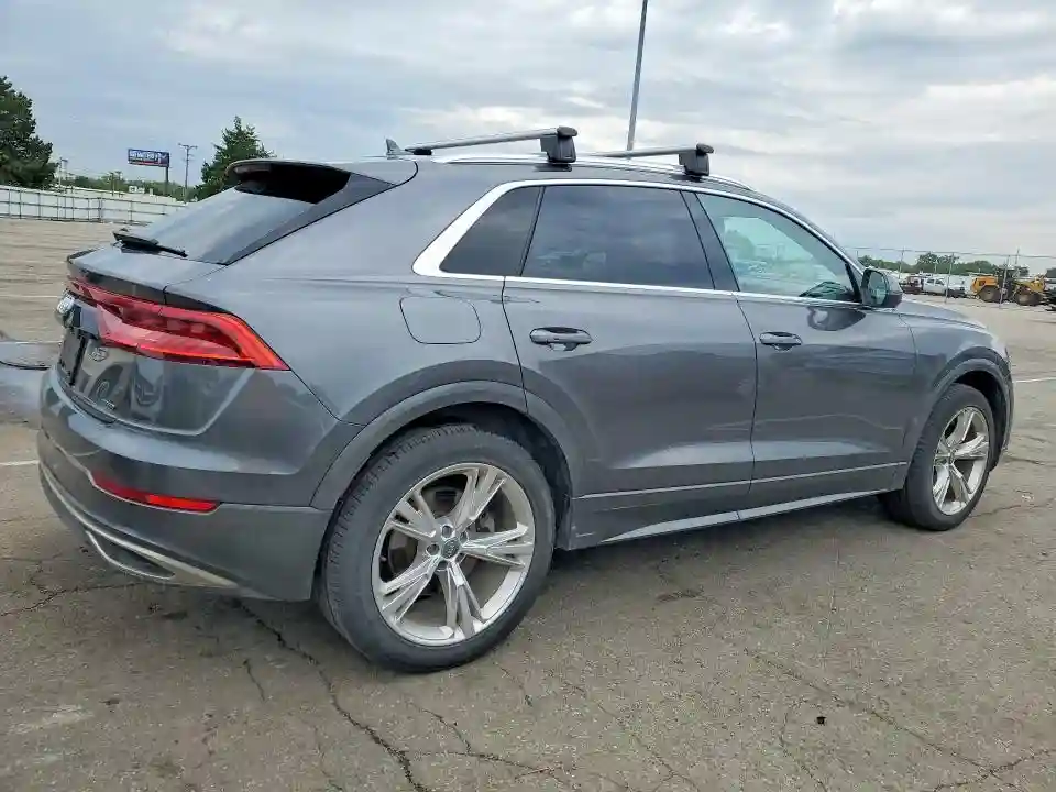WA1AVAF17KD038696 2019 AUDI Q8-2