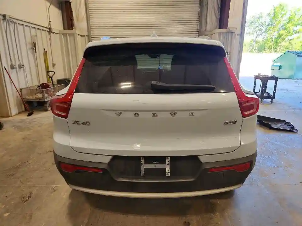 YV4L12UE5S2563481 2025 VOLVO XC40-5
