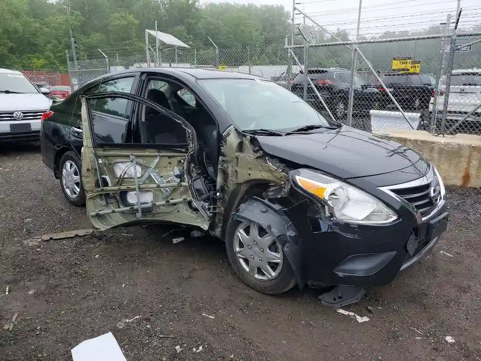 3N1CN7AP3JL882808 2018 NISSAN VERSA-3