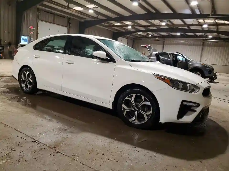 3KPF24ADXKE085663 2019 KIA FORTE-3