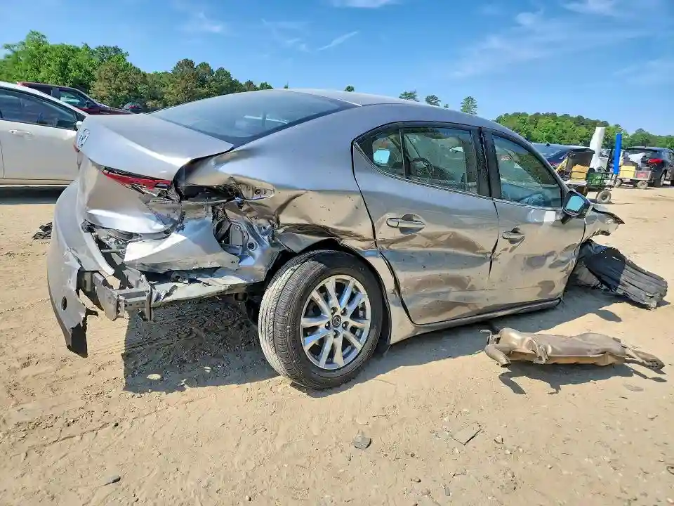JM1BM1U71G1302217 2016 MAZDA 3-2