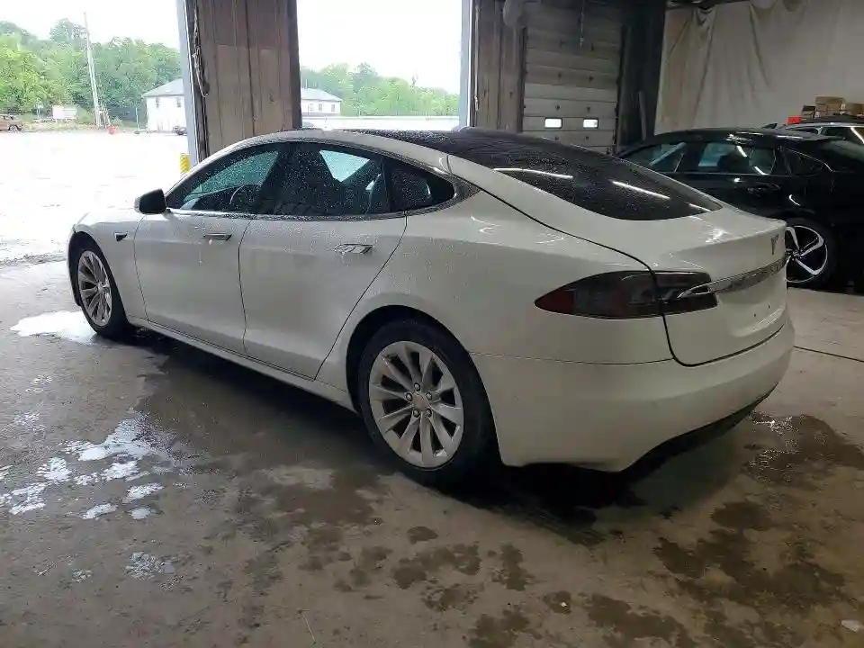 5YJSA1E26LF366296 2020 TESLA MODEL S-1