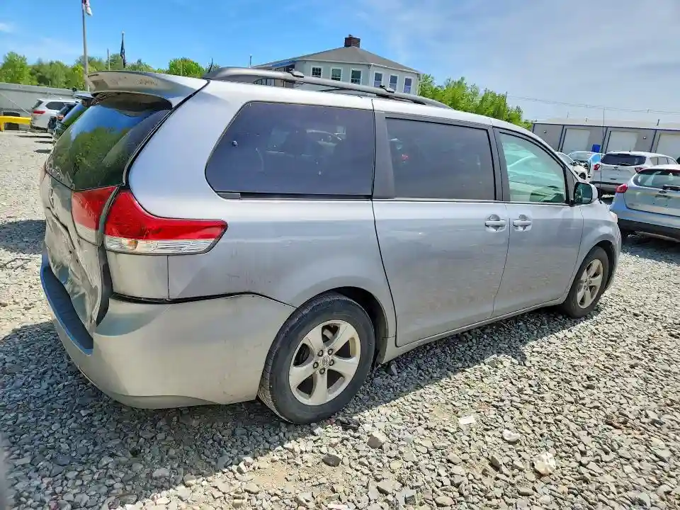 5TDKK3DC7CS276847 2012 TOYOTA SIENNA-2