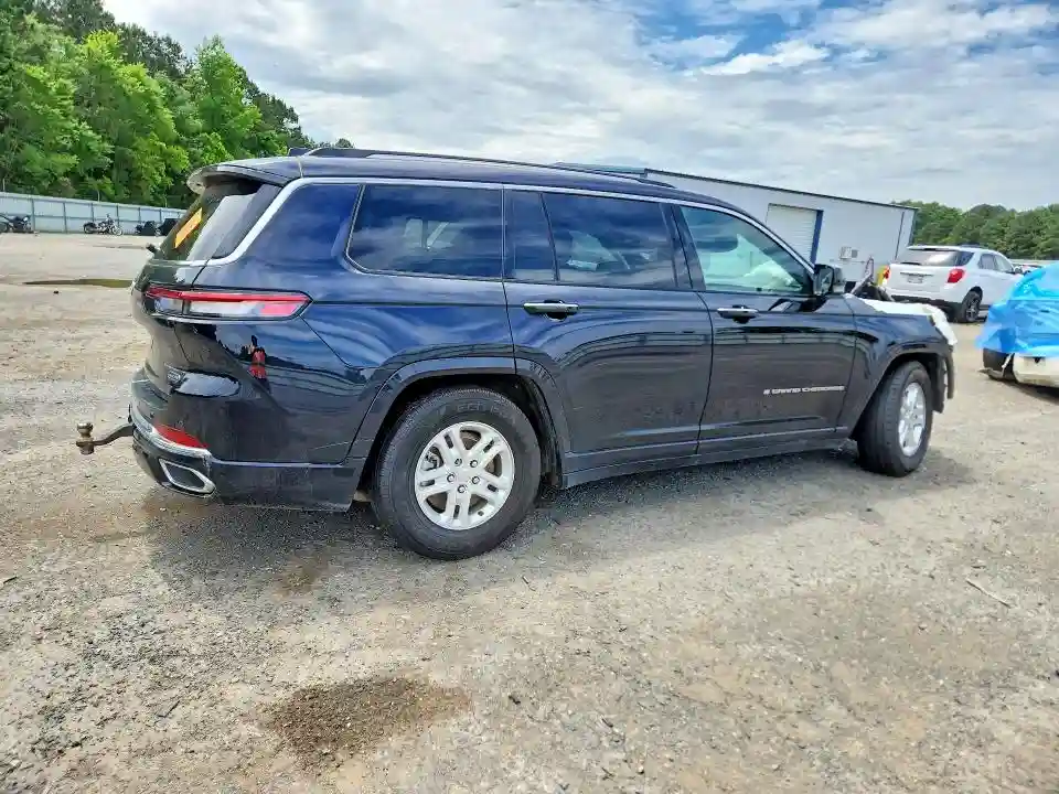 1C4RJKDT4P8842422 2023 JEEP GRAND CHEROKEE-2